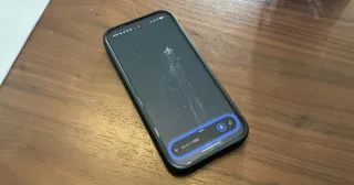 iPhoneからGoogle Pixelへ。AI時代に“本当に使える”スマホはどっちだ！？