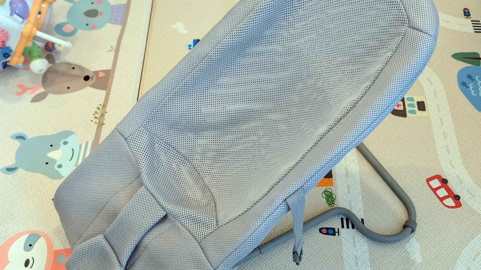 リッチェルのバウンシングシートNに赤ちゃんが乗っている様子